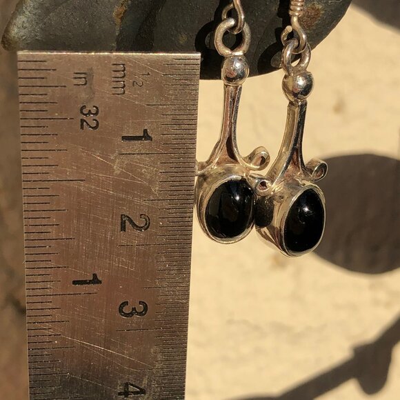 Black stone and silver dangle earrings - Picture 2 of 3